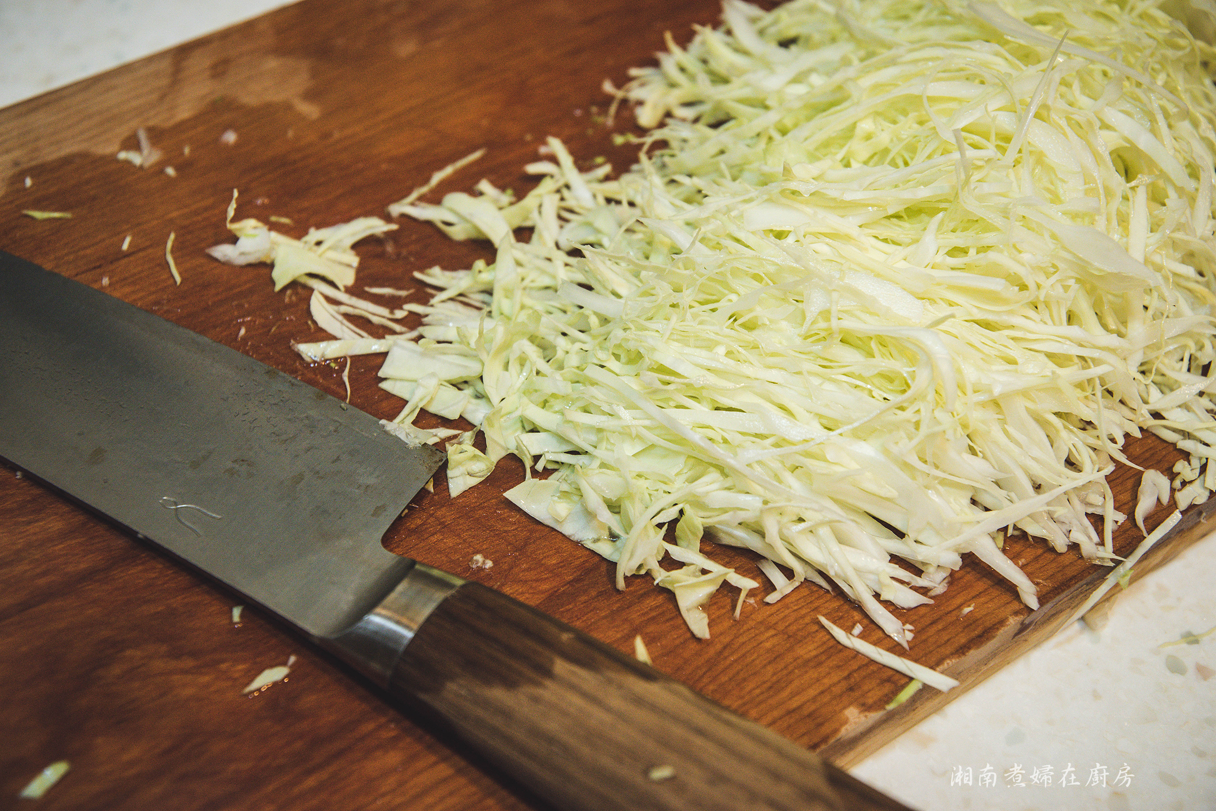 輕鬆手工刀切高麗菜絲