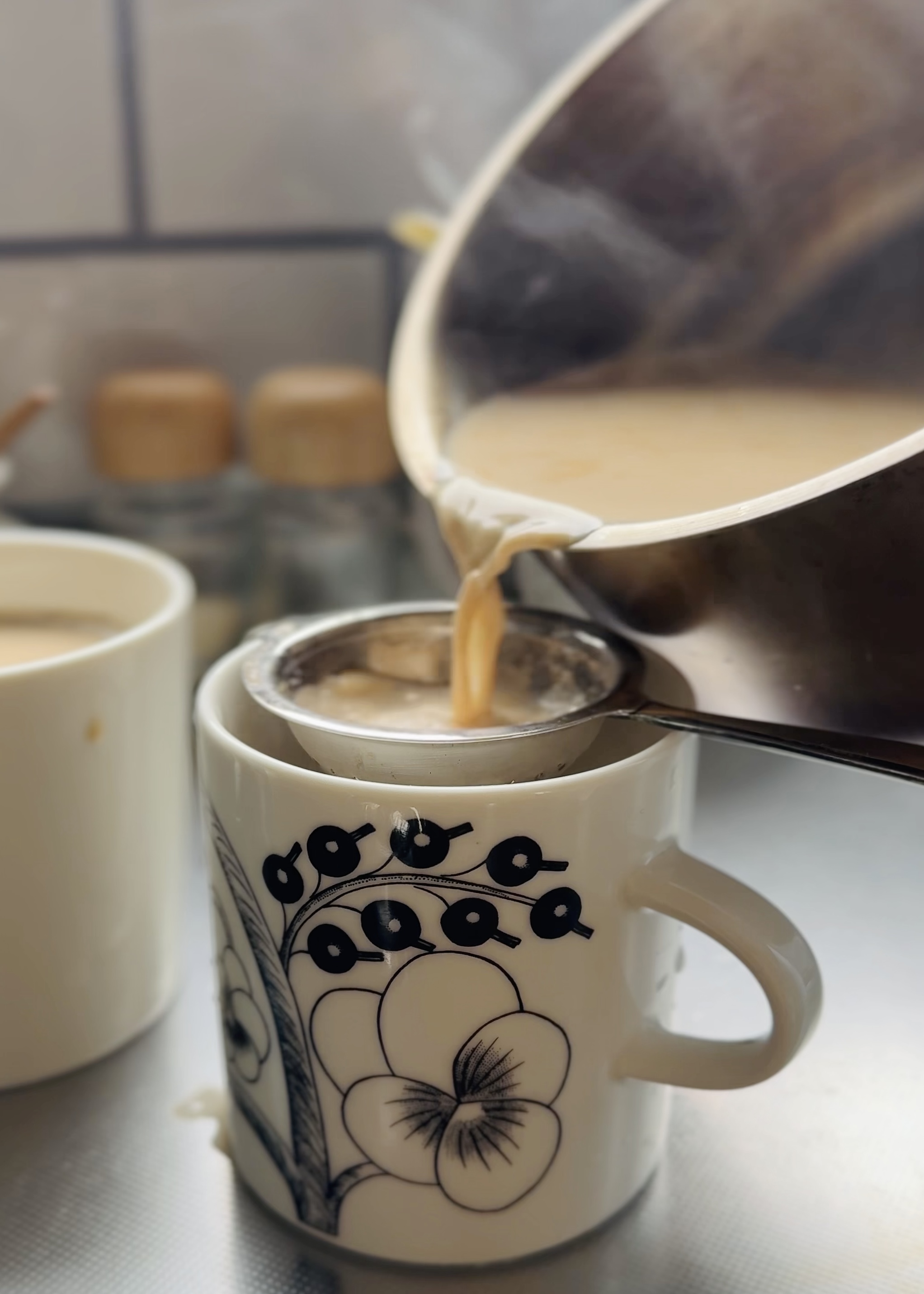 天氣冷最適合鍋煮奶茶