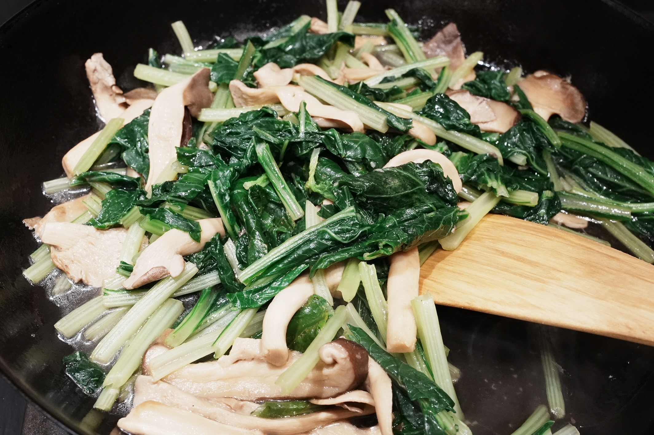 橄欖油可以炒菜嗎？外食族在家這樣用油，附橄欖油推薦清單